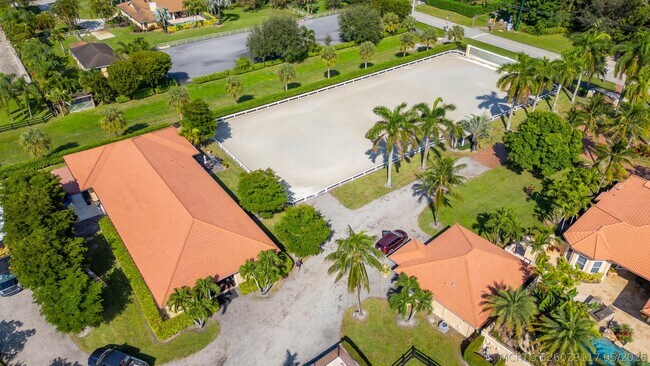 Building Photo - 14943 Paddock Dr