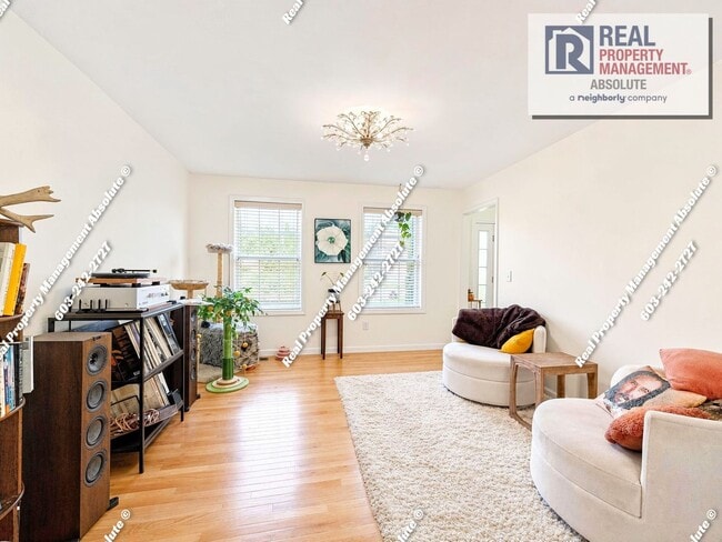 Building Photo - Modern 3BR Home with Solar & Private Yard