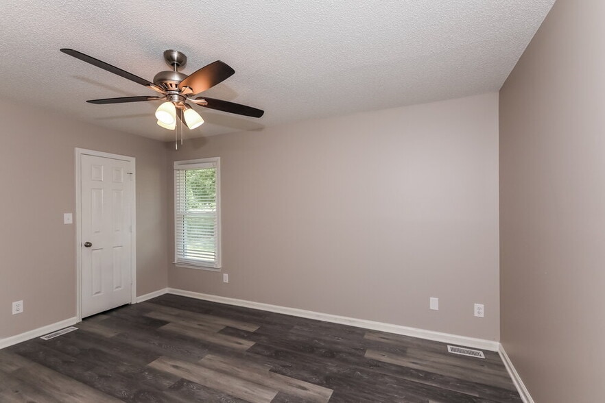 Building Photo - 925 Cameron Ct