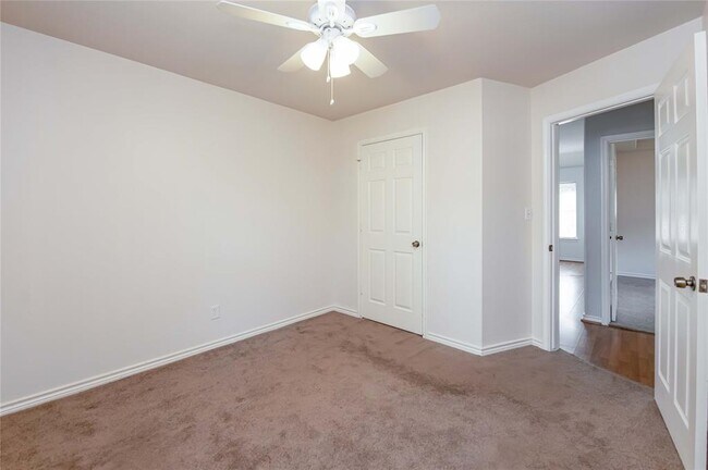 Building Photo - 10680 Royal York Dr