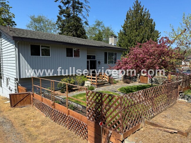 Building Photo - Spacious 4-Bedroom Upper-Level Home with Fireplace, Bonus Room & Large Deck
