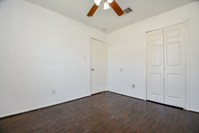 Building Photo - 7203 Santa Rita Dr
