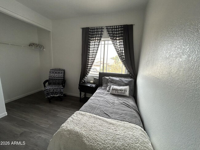 Building Photo - 13939 N 132nd Ln