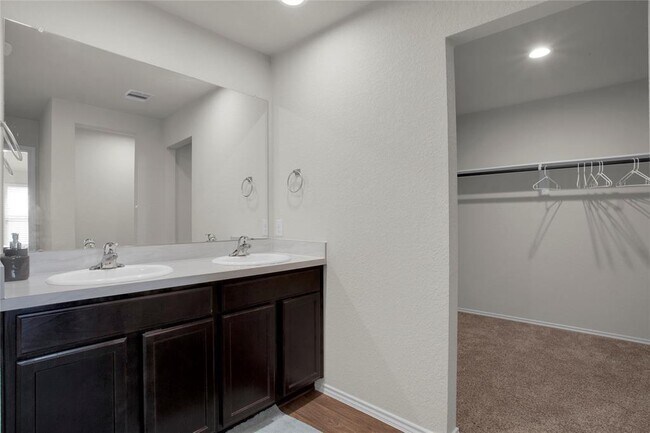 Building Photo - 5503 Creekside Ridge Trail