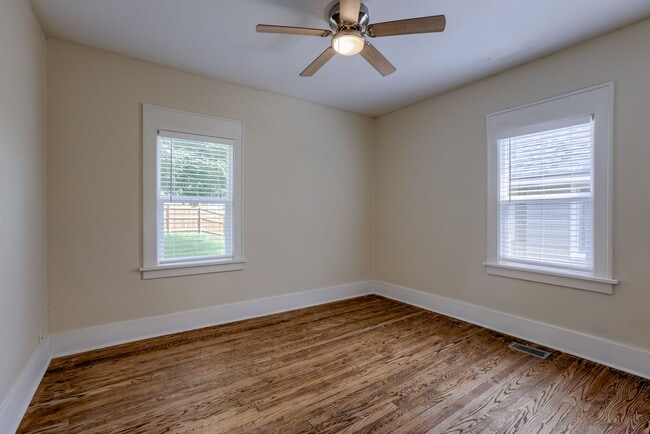 Building Photo - 2347 S 33rd St