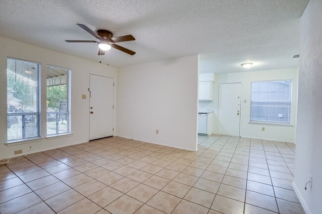 Building Photo - 10310 Little Pebble Dr