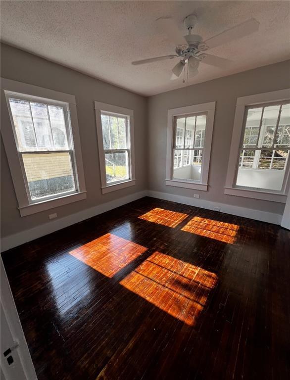 Building Photo - 113 N Carlen St