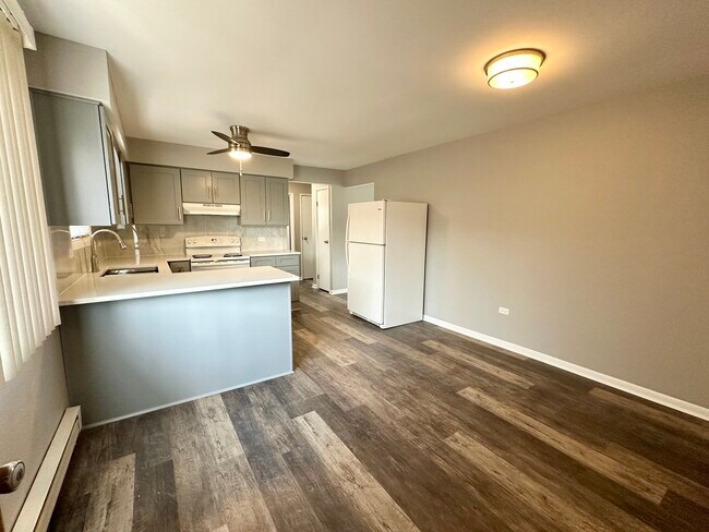 Building Photo - 6334 W 65th St