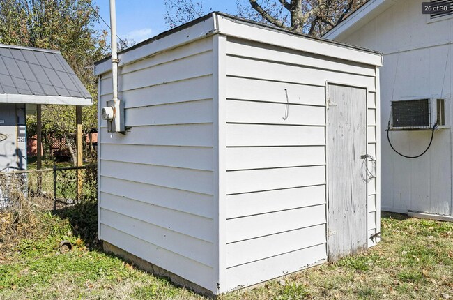 Building Photo - 3 Bedroom 2 Bathroom Springfield, MO