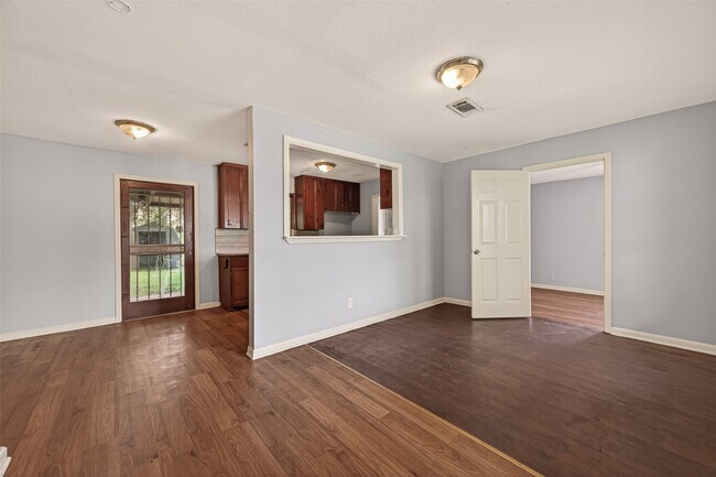 Building Photo - 10506 Buffum St