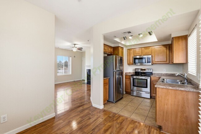Building Photo - Freshly Updated 2-Bedroom Condo in Gated Lakeshore at Andersen Springs – New Paint & New Carpet!