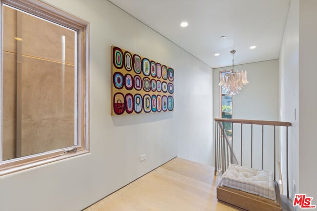 Building Photo - 812 Brooks Ave