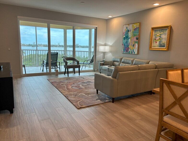 Livingroom - 260 Hidden Bay Dr