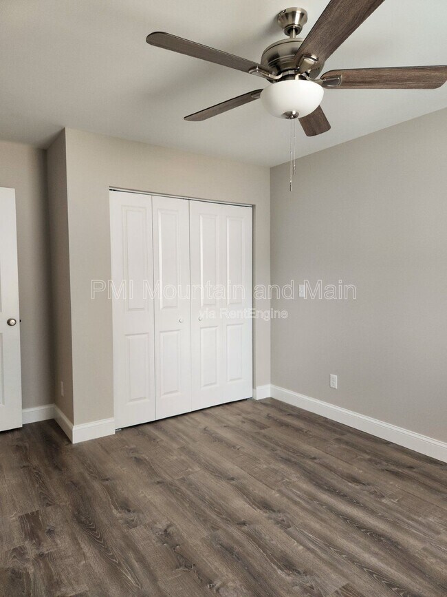 Building Photo - 625 Edgewood Ave
