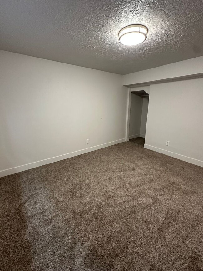 Building Photo - Beautiful home in Salt Lake!!