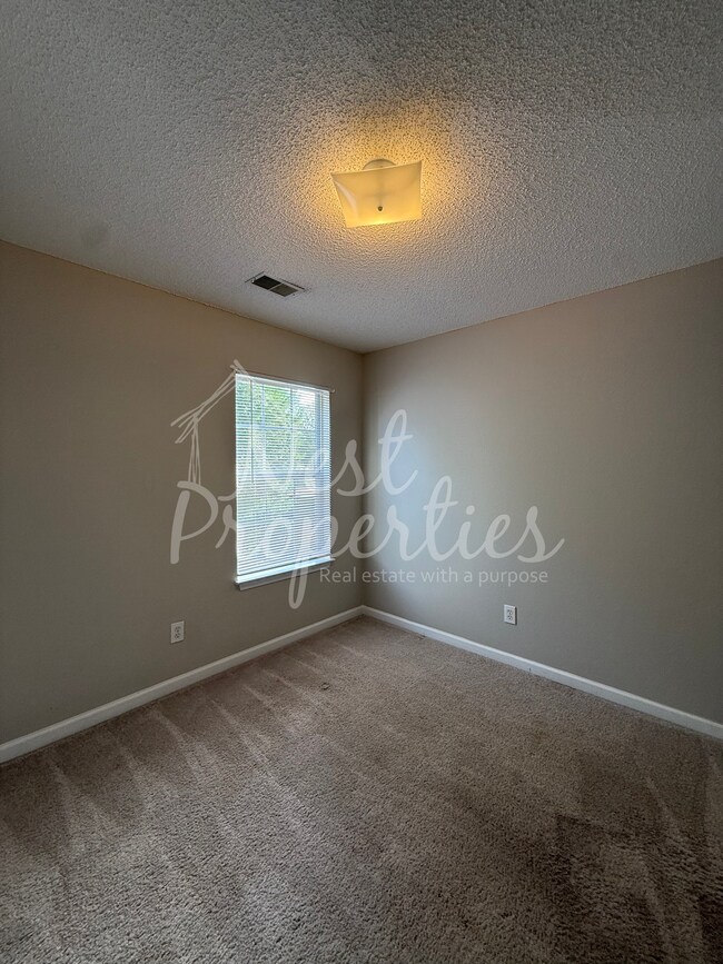 Building Photo - 427 Kingston Trace Rd