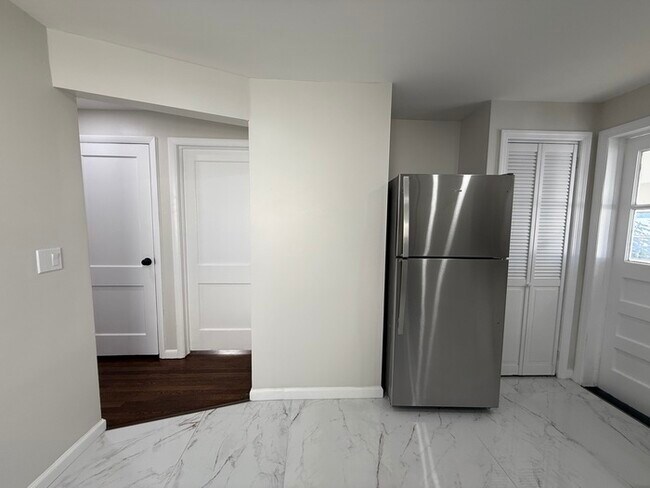 Building Photo - 520 Purce St