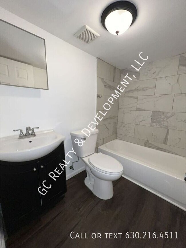 Building Photo - 915 N Monticello Ave