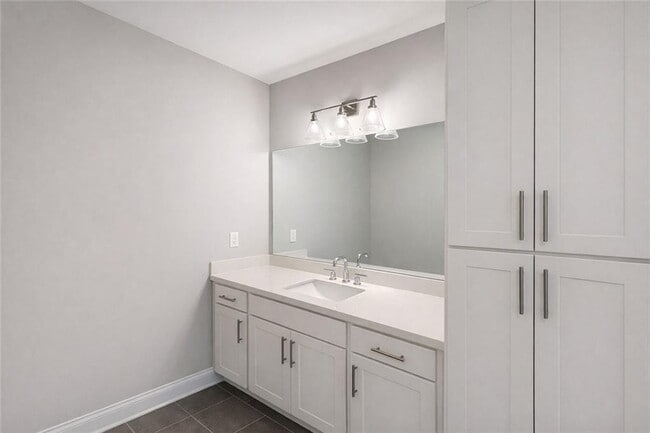 Building Photo - 1375 Walking Wy