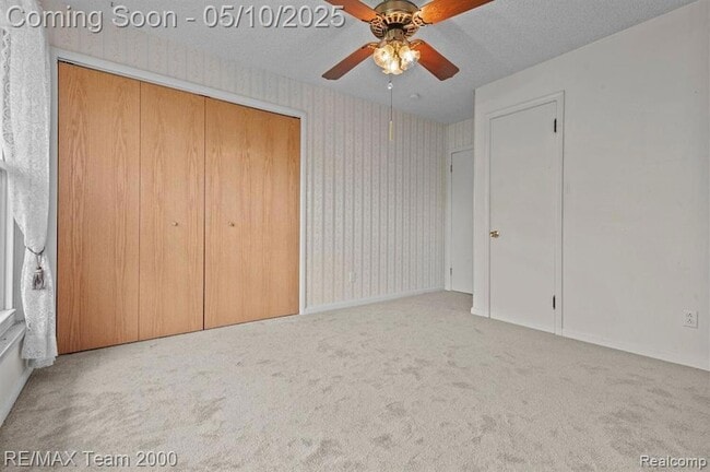 Building Photo - 25152 Fairway Dr