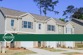Building Photo - 4 Bedroom Townhome in Stonecrest!
