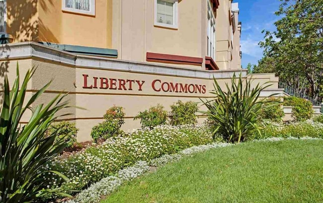 Building Photo - Beautifully Spacious 3-bedroom townhome in Fremont – Gated community!