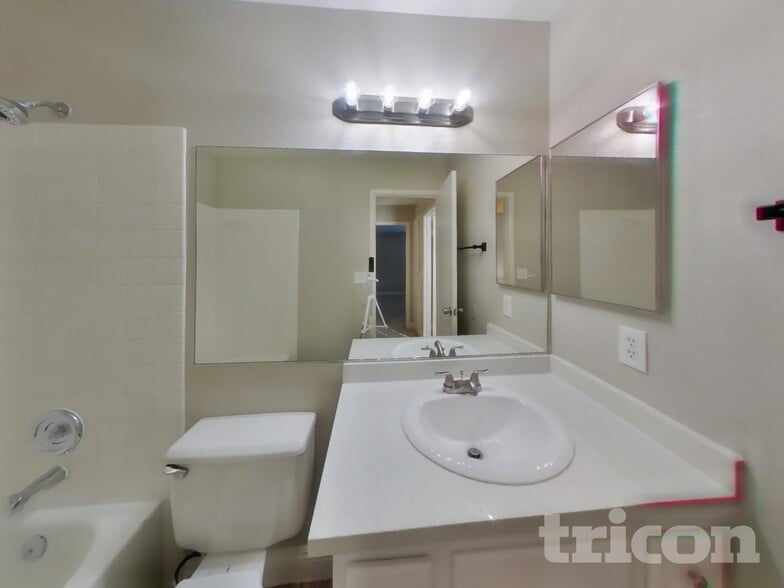 Building Photo - 1812 Wild Jan Dr