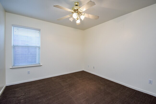 Building Photo - 20802 Oak Rain Ct