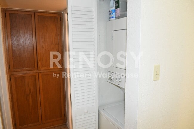 Building Photo - Ideal Remodeled 1 Br 1 Ba Condo Near 3rd St and Thomas in Central Phoenix