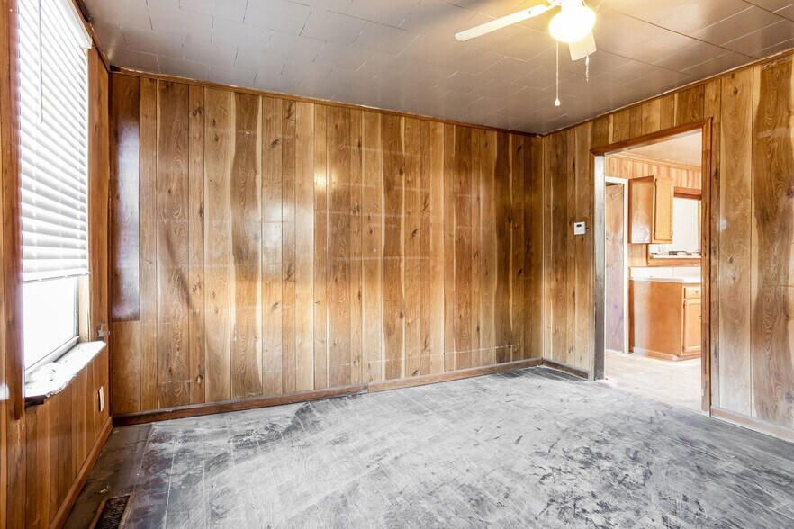 Building Photo - 2110 Brown Ave