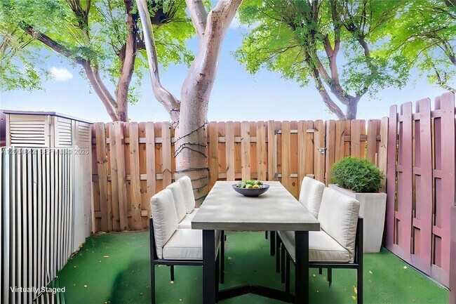 Building Photo - 1420 NE 33rd Ave