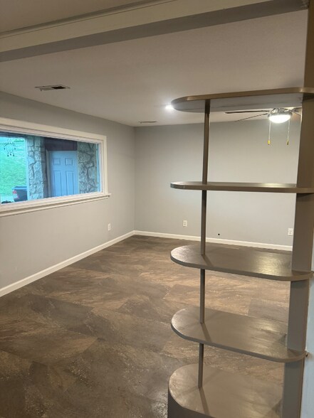 Building Photo - 2640 W 56th Ave