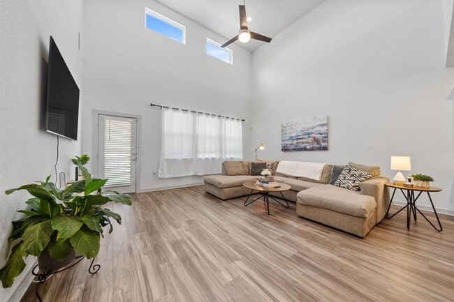 Building Photo - 14008 Zuhause Dr