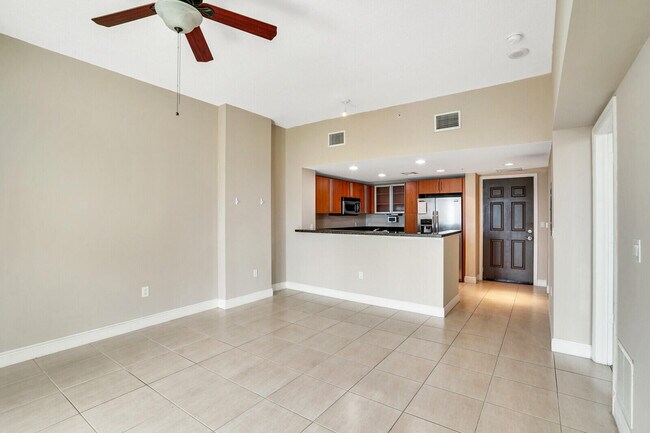 Building Photo - 610 Clematis St