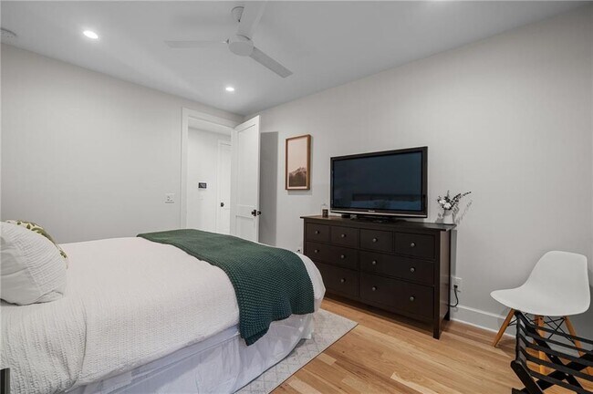 Building Photo - 1381 Wessyngton Rd NE