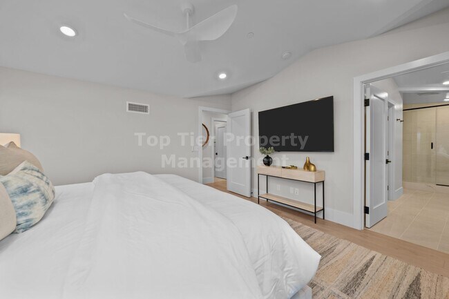 Building Photo - BRAND-NEW, FULLY-FURNISHED Luxury 3 bd / 3 ba Townhome in Coastal Carlsbad