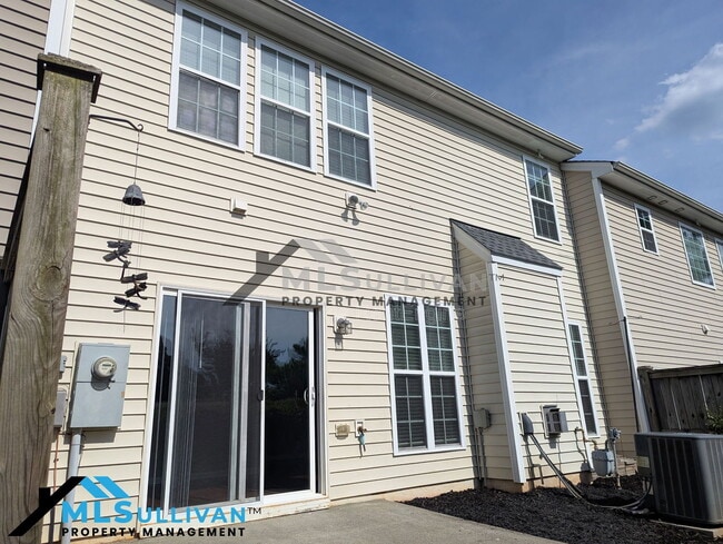 Building Photo - 8219 Saltwood Pl