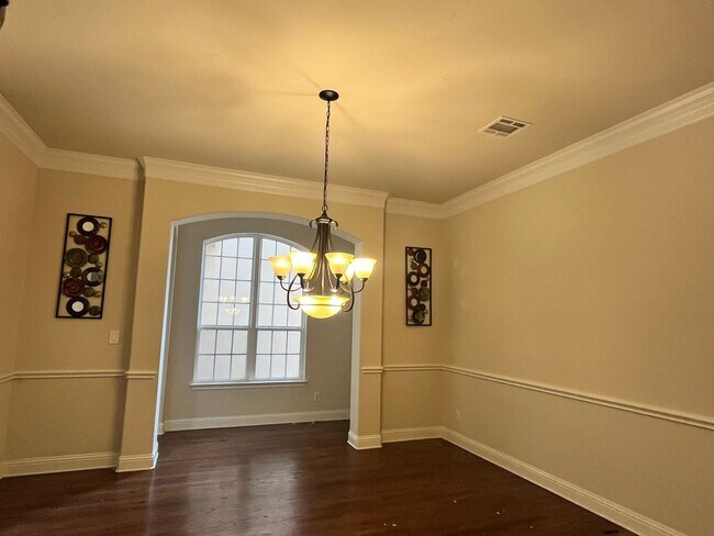 Building Photo - 13930 Willow Bend Dr
