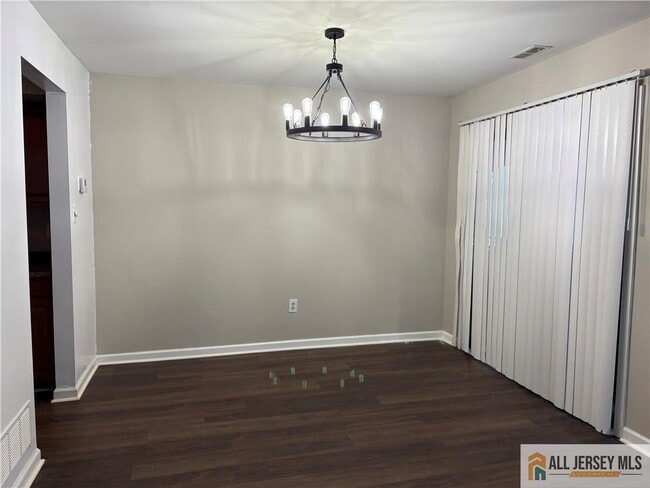 Building Photo - 904 Gregorys Way