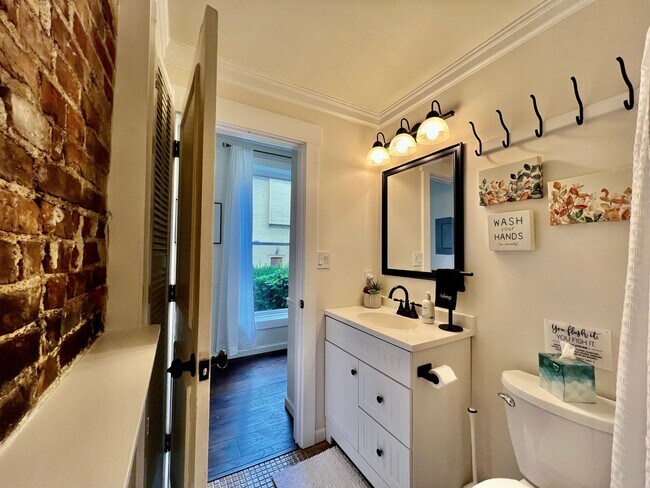 Building Photo - 1 Bd Hide away Historic Dayton, Oh Oregon District