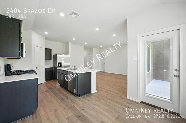 Building Photo - 2404 Brazos Dr