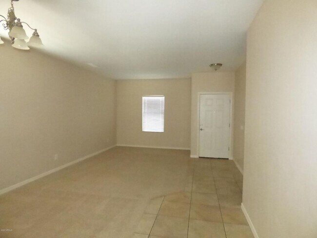 Building Photo - Great home for the money and size in Wadde...