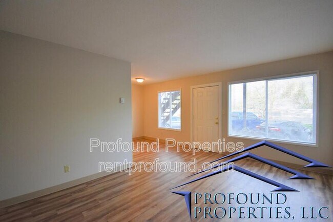 Building Photo - 706 NE 99th Ave