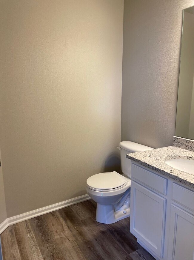 Building Photo - Renovated Home with A/C!