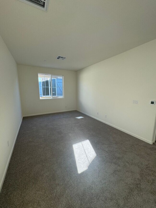 Building Photo - Beautiful Brand-New Home (Price Drop)>>>> Call Today>>>>