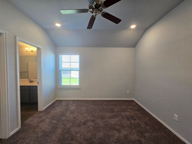 Building Photo - 1241 LEXINGTON Dr