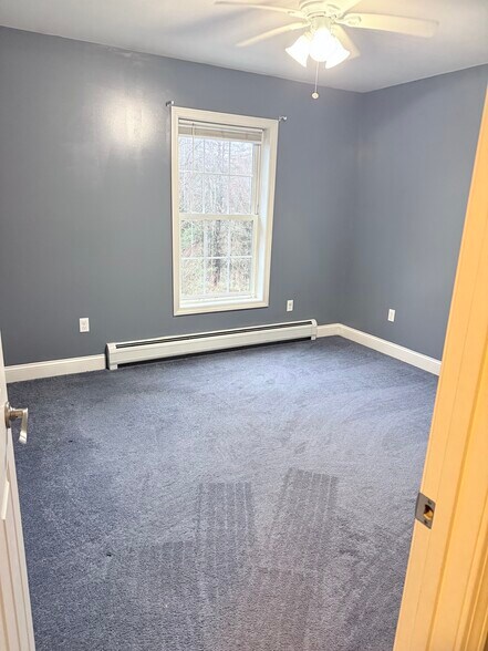 Building Photo - 7 Pleasant Woods