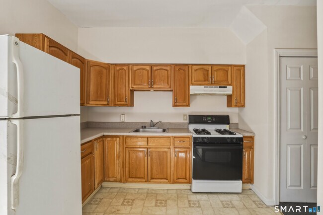 Building Photo - 105 William St