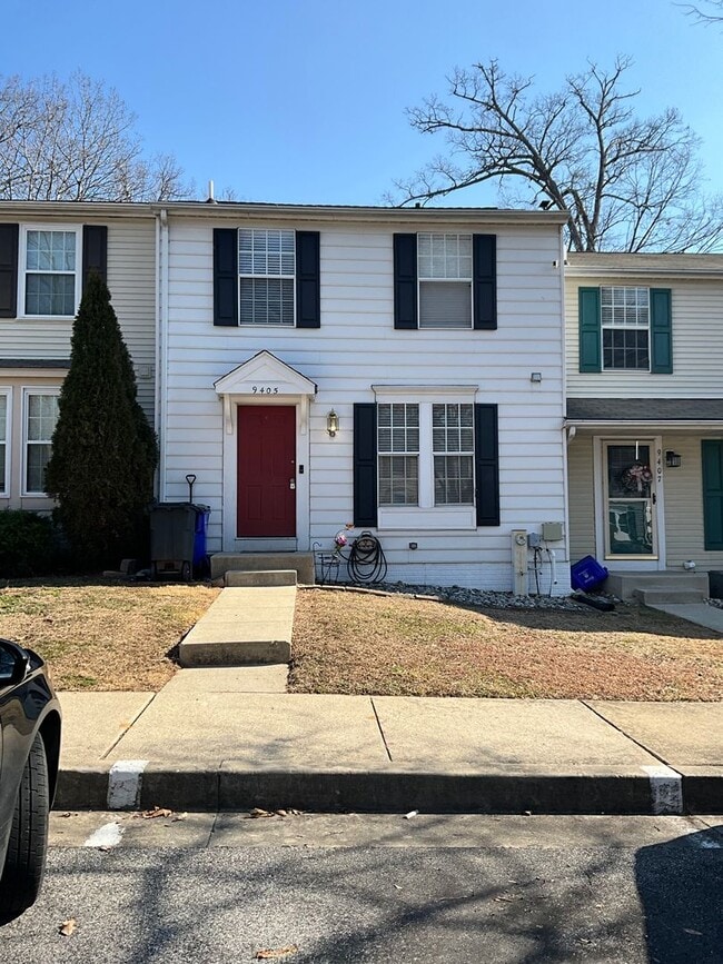 Building Photo - Beautiful 2BR 2BA 3 level townhome located in the Bowling Brook Farms Community