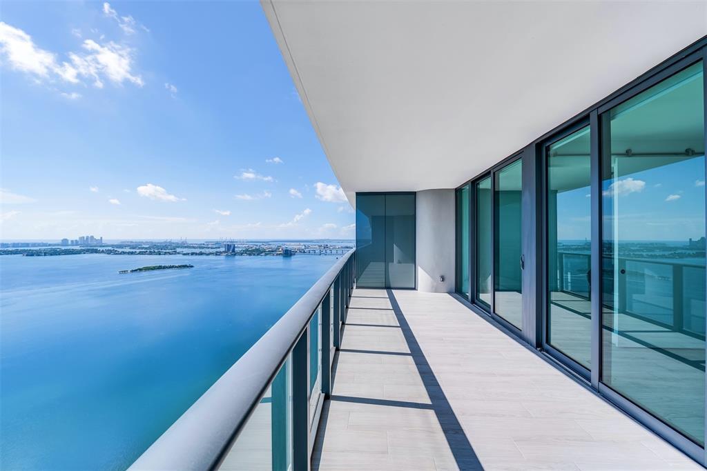 Building Photo - 3131 NE 7th Ave